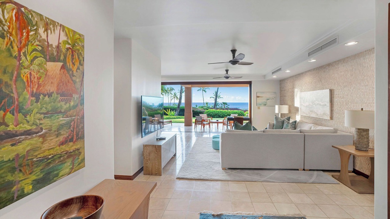 Photo of Livingroom in Kaupulehu