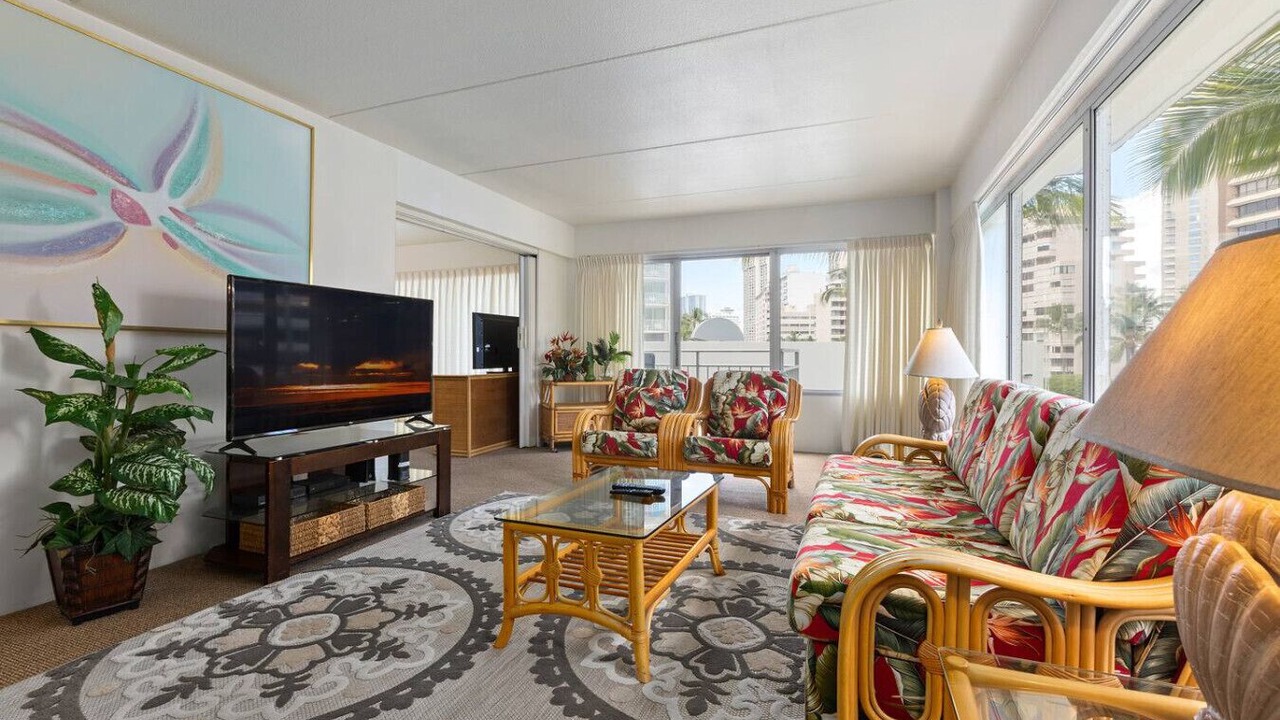 Photo of Livingroom in McCully - Moiliili