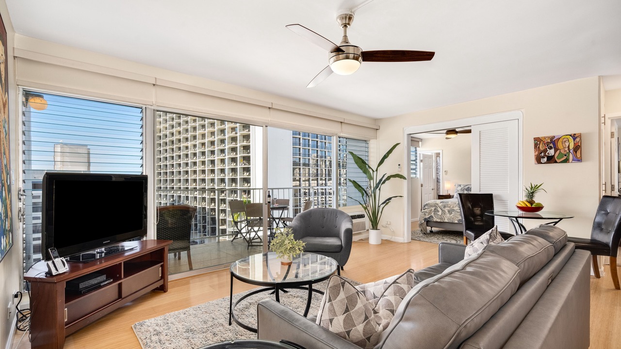 Photo of Livingroom in Waikiki