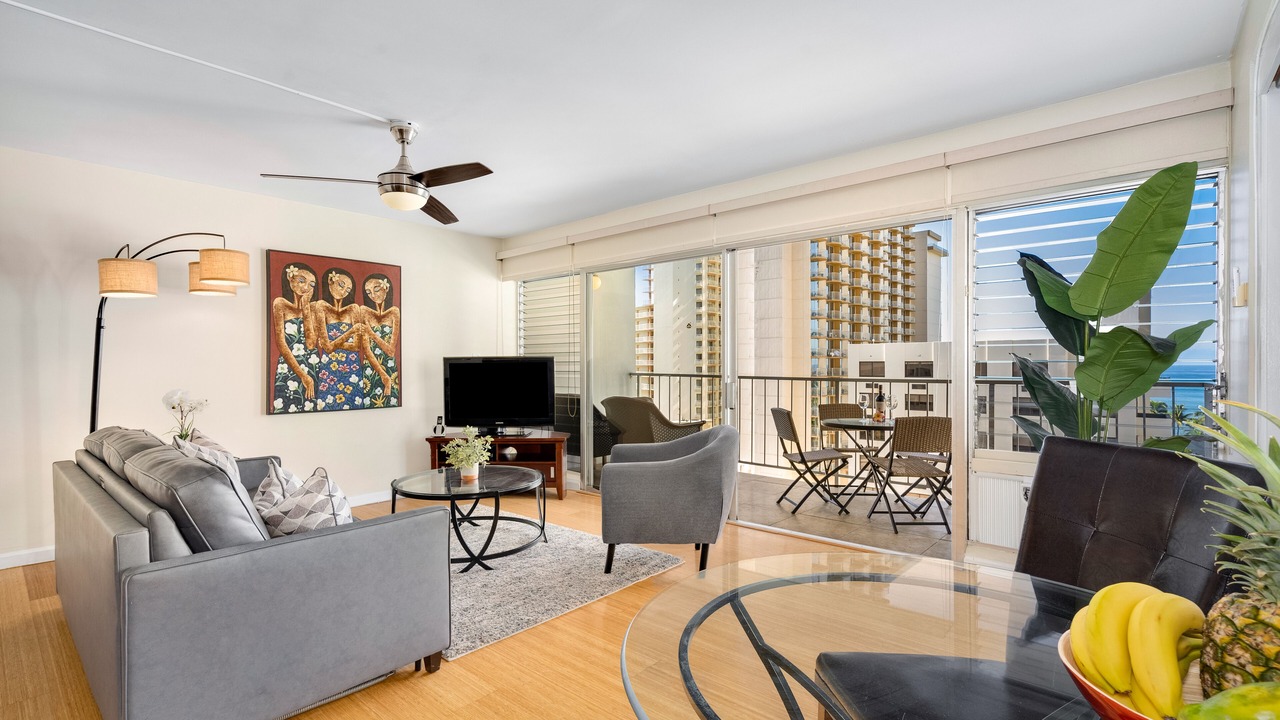Photo of Livingroom in Waikiki