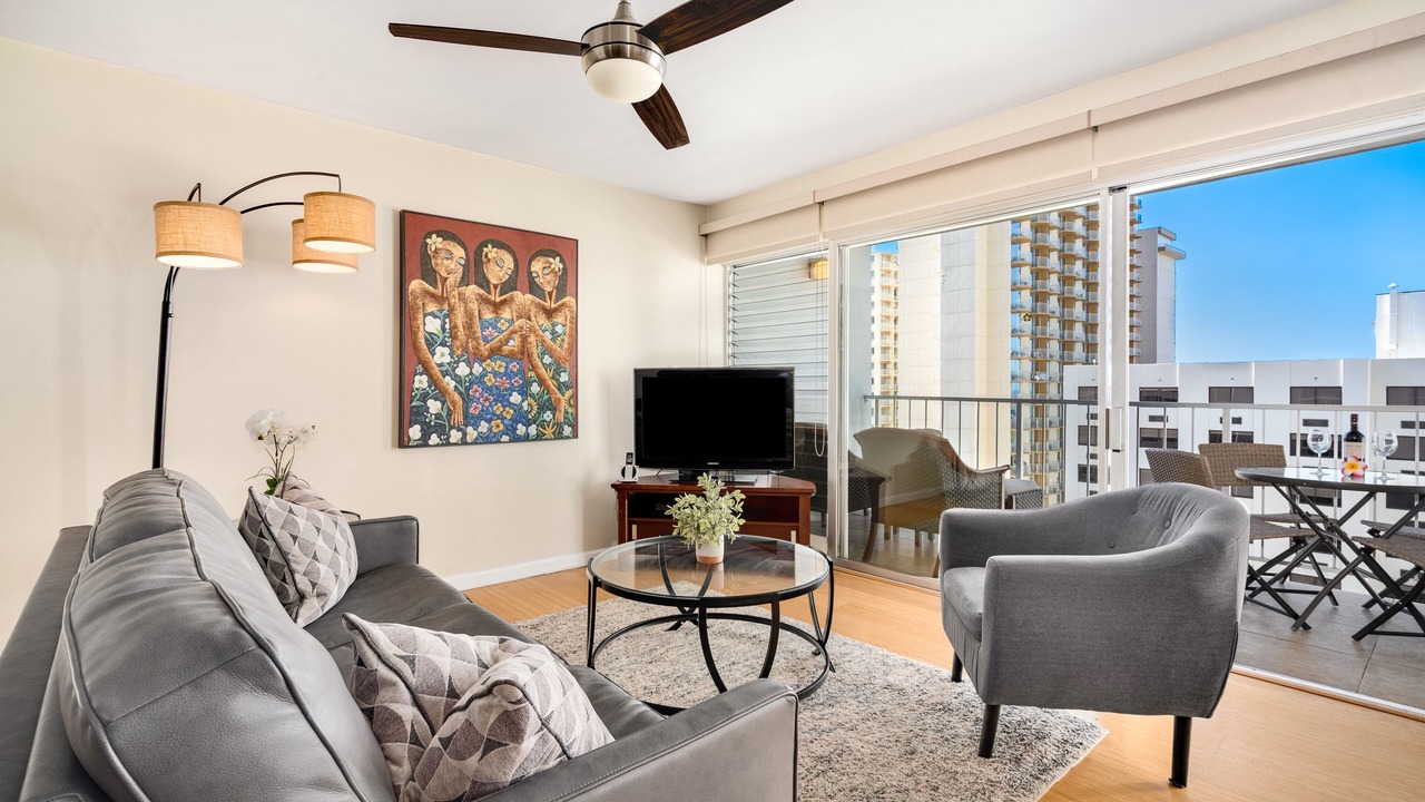 Photo of Livingroom in Waikiki