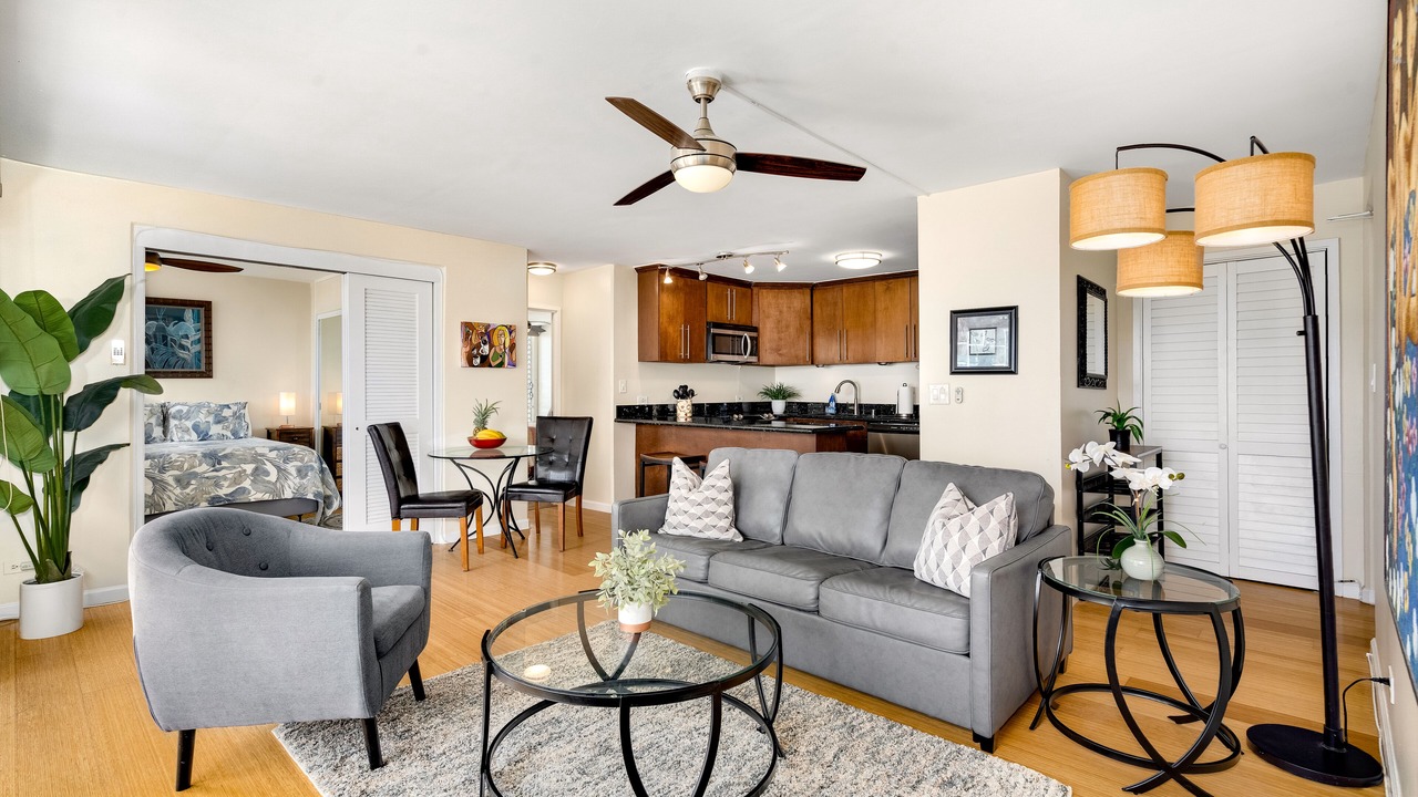 Photo of Livingroom in Waikiki