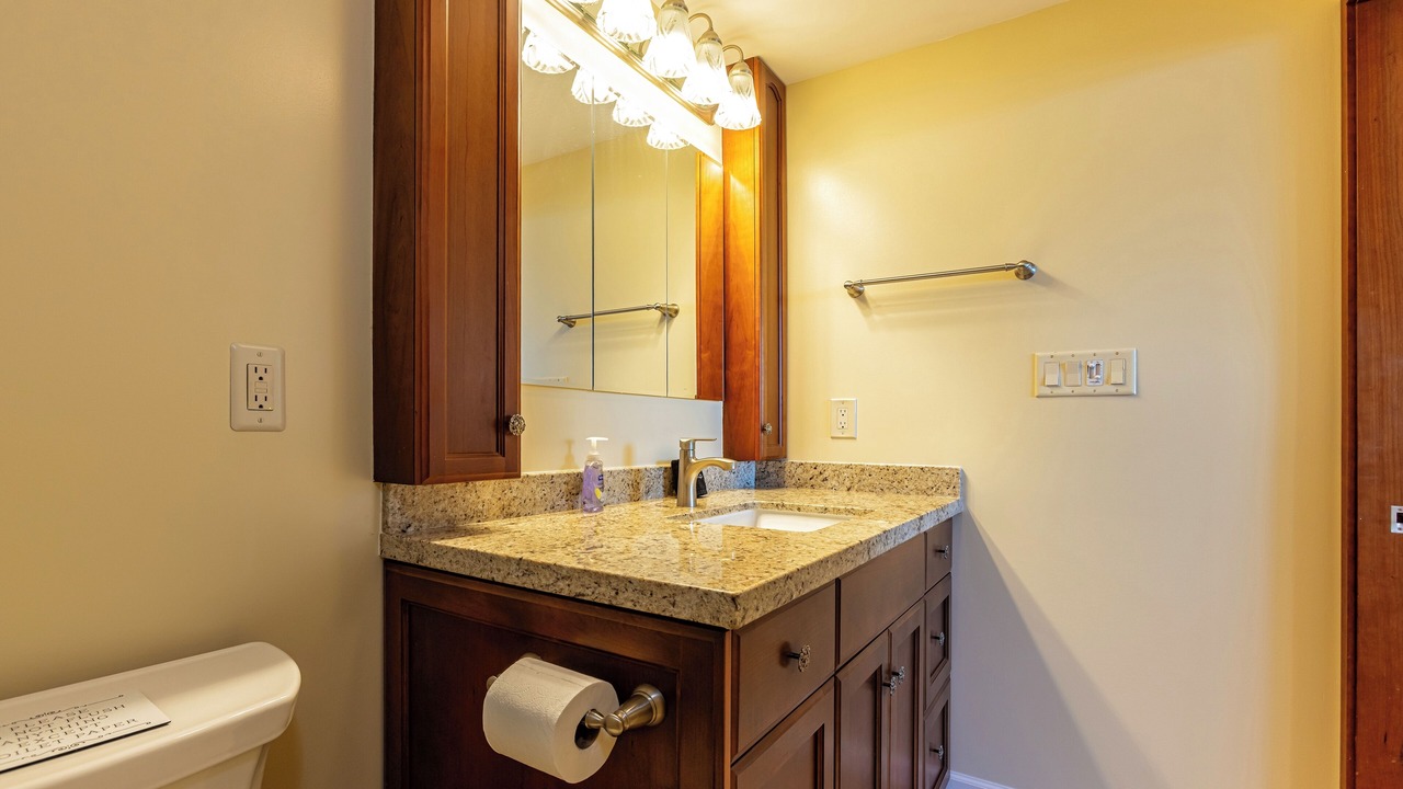 Photo of Bathroom in Maalaea