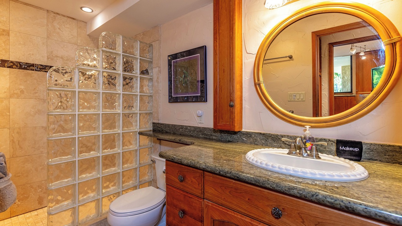 Photo of Bathroom in Maalaea