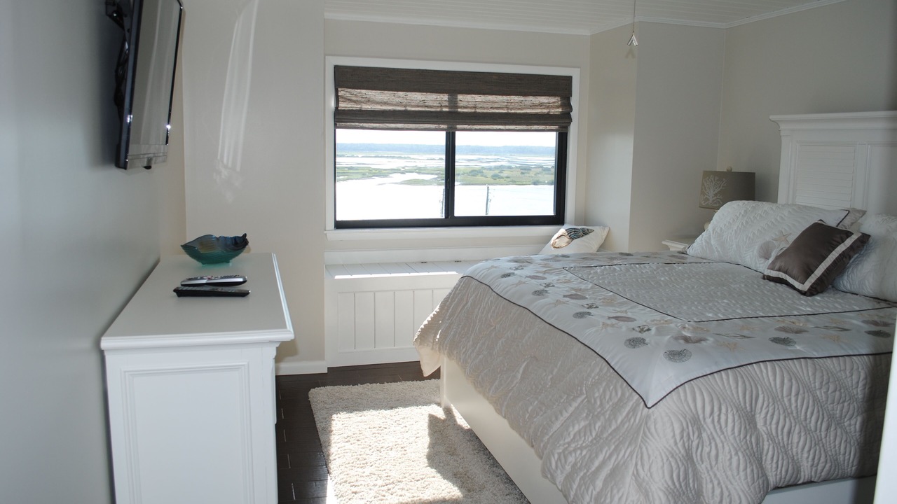 Photo of Bedroom in Crescent Beach