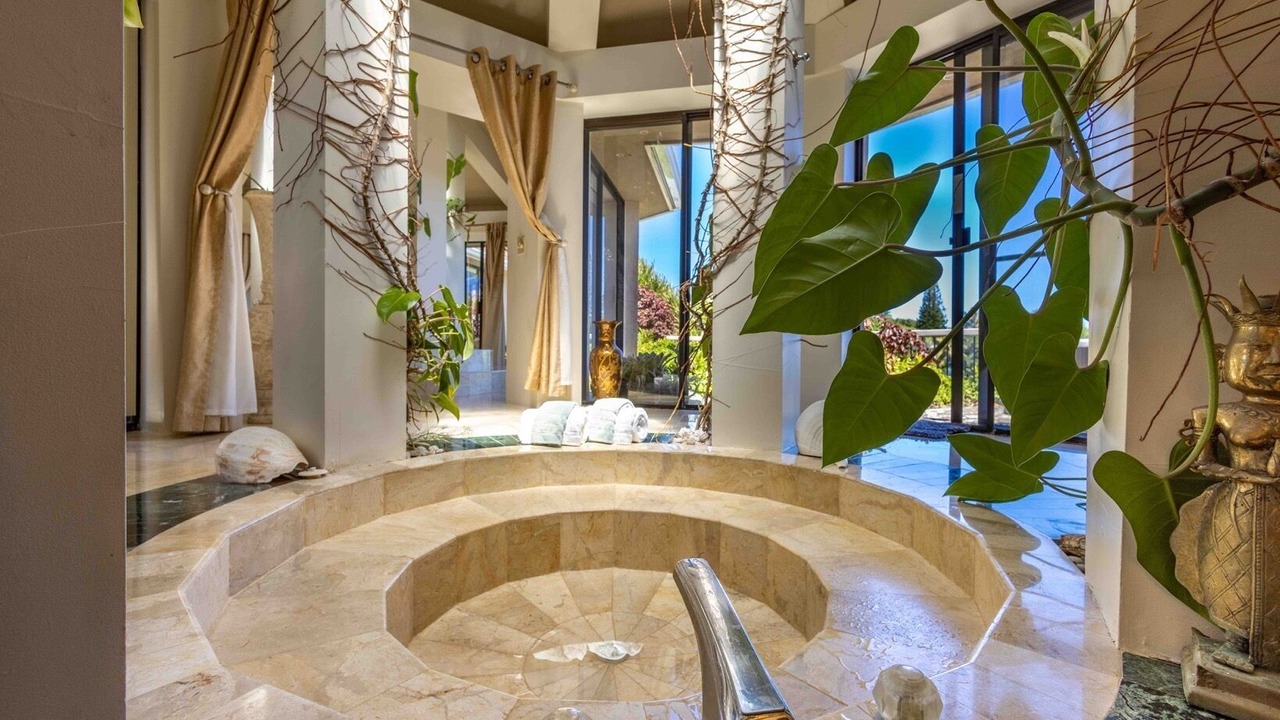 Photo of Bathroom in Haiku