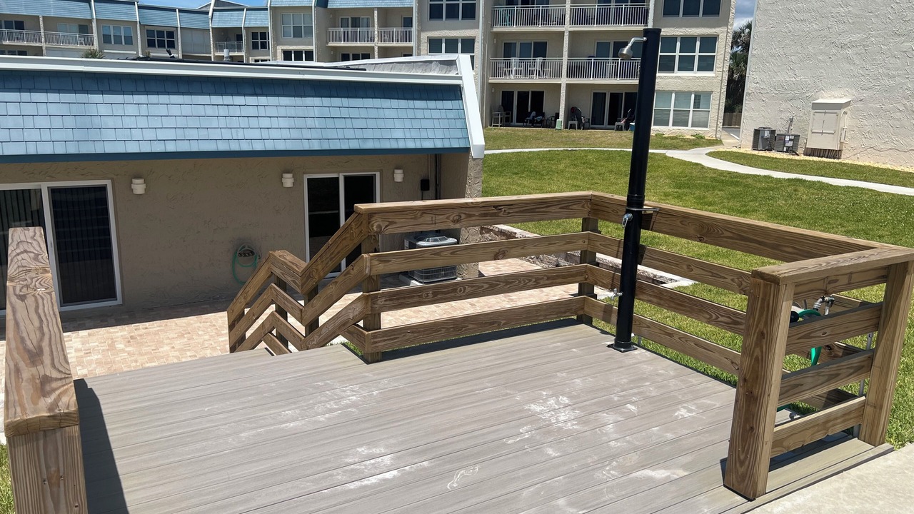 Photo of Patio Balcony in Crescent Beach