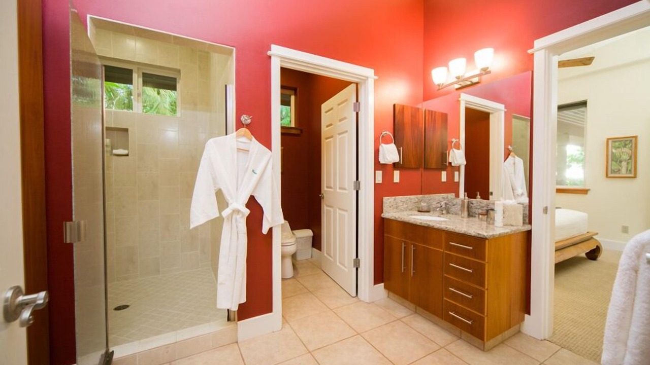 Photo of Bathroom in Halama Street
