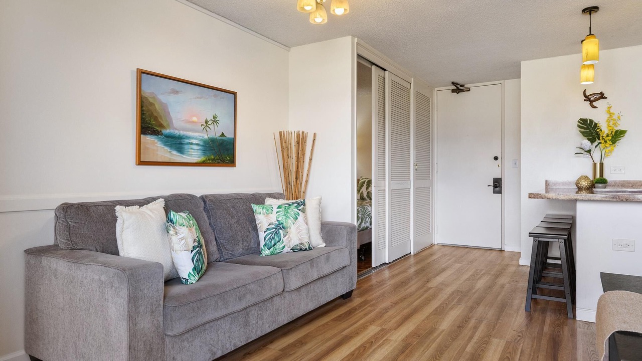 Photo of Livingroom in Waikiki