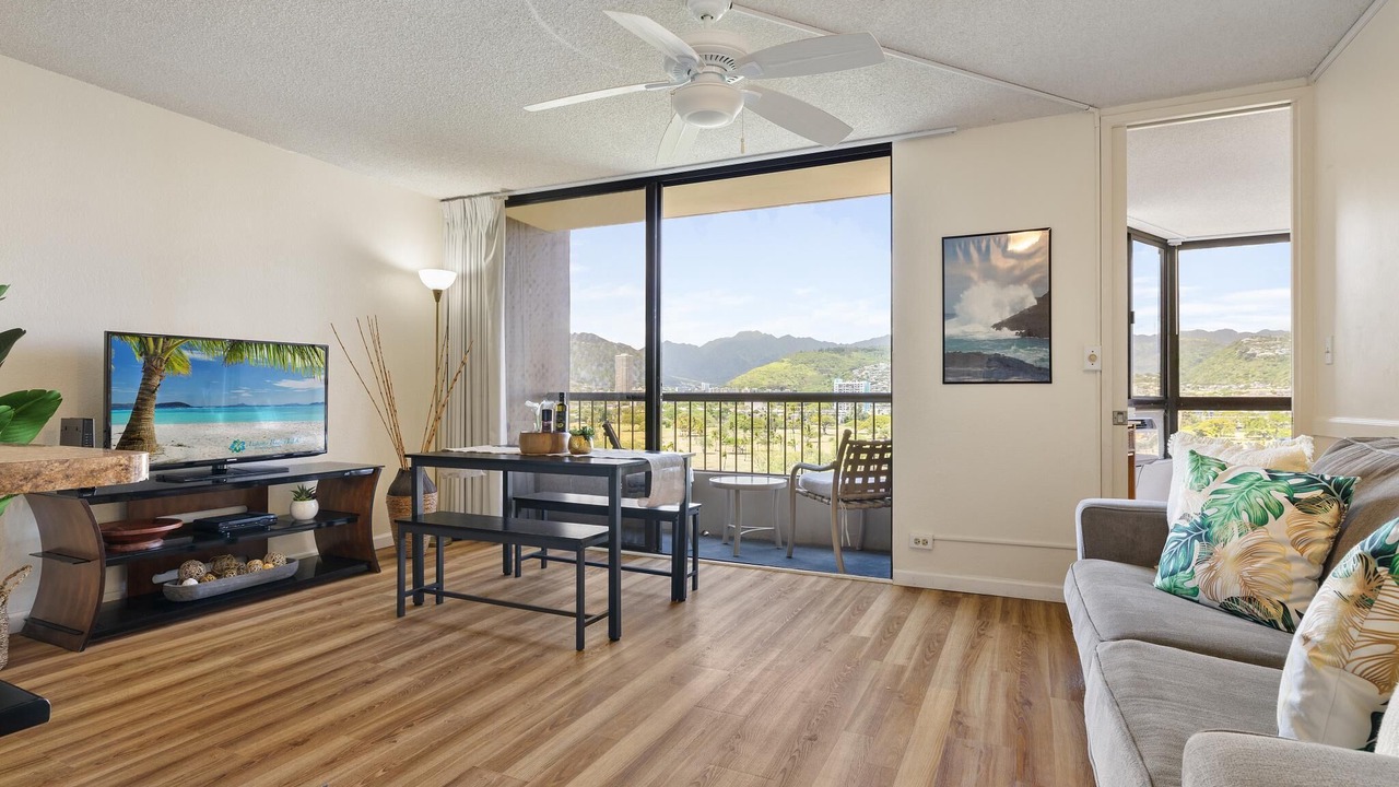 Photo of Livingroom in Waikiki