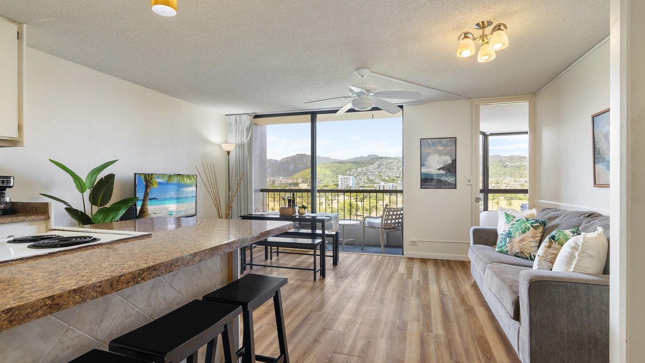 Photo of Livingroom in Waikiki