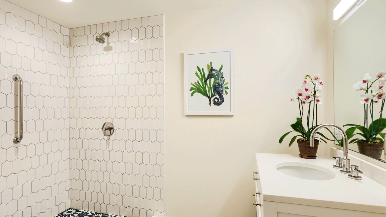 Photo of Bathroom in Wainiha