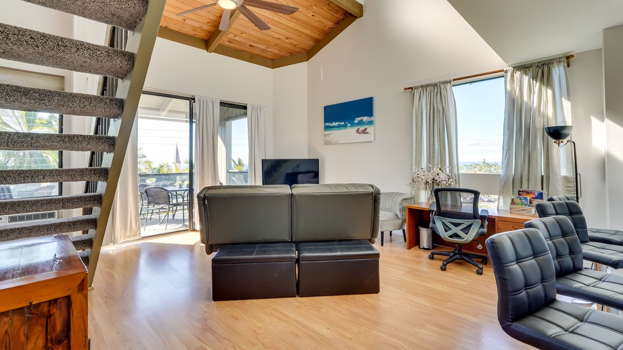 Photo of Livingroom in Historic Kailua Village