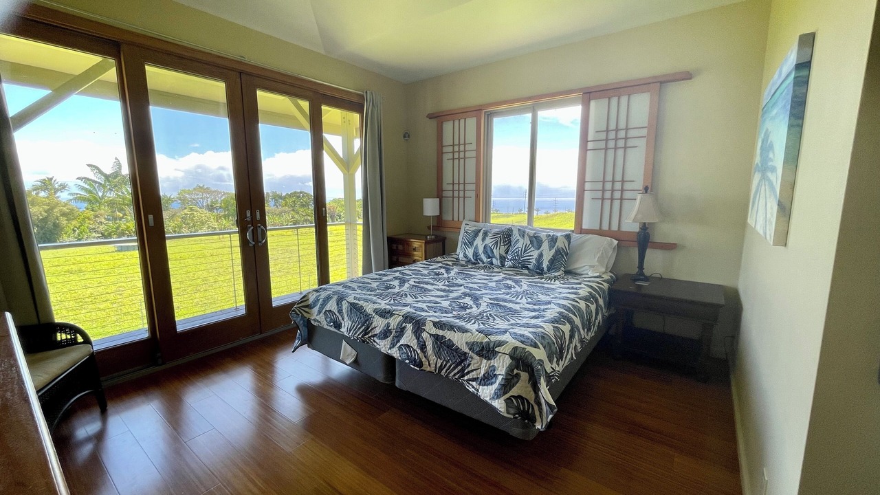 Photo of Bedroom in Pepeekeo