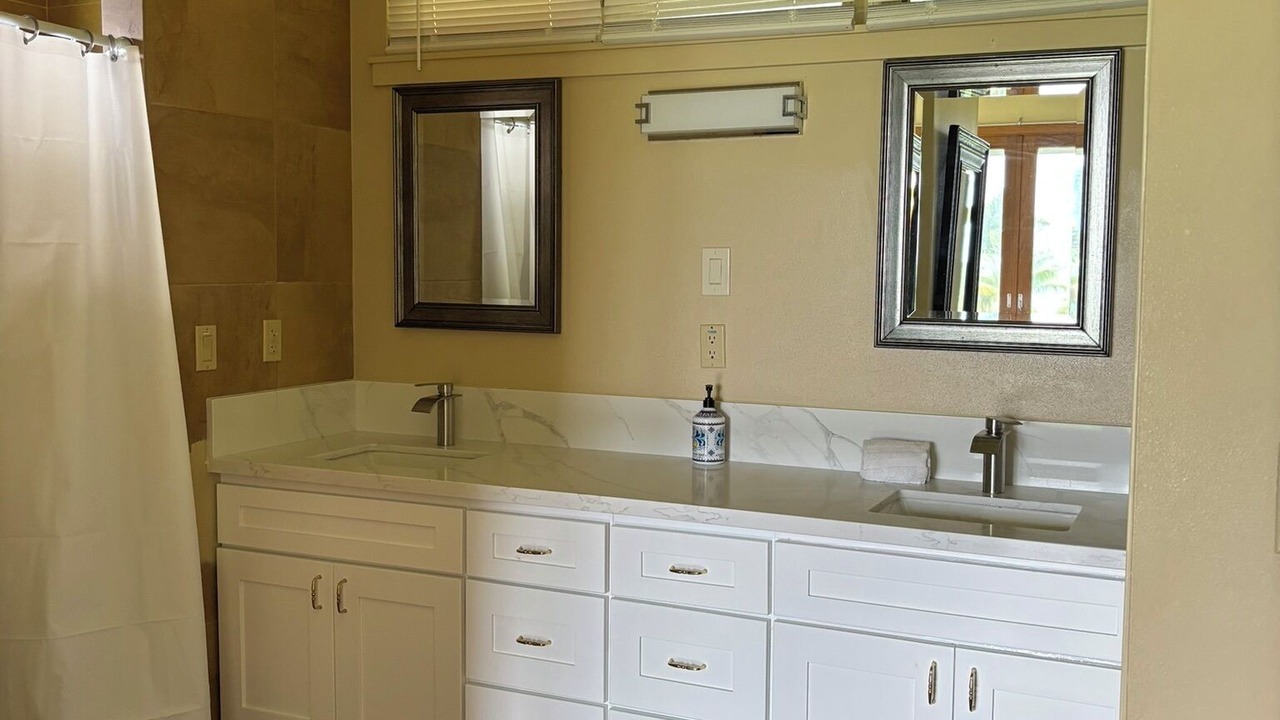 Photo of Bathroom in Pepeekeo