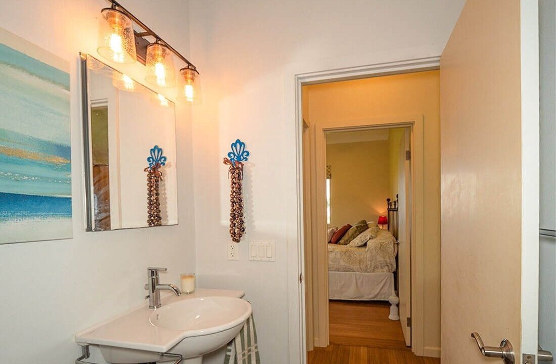 Photo of Bathroom in Pepeekeo