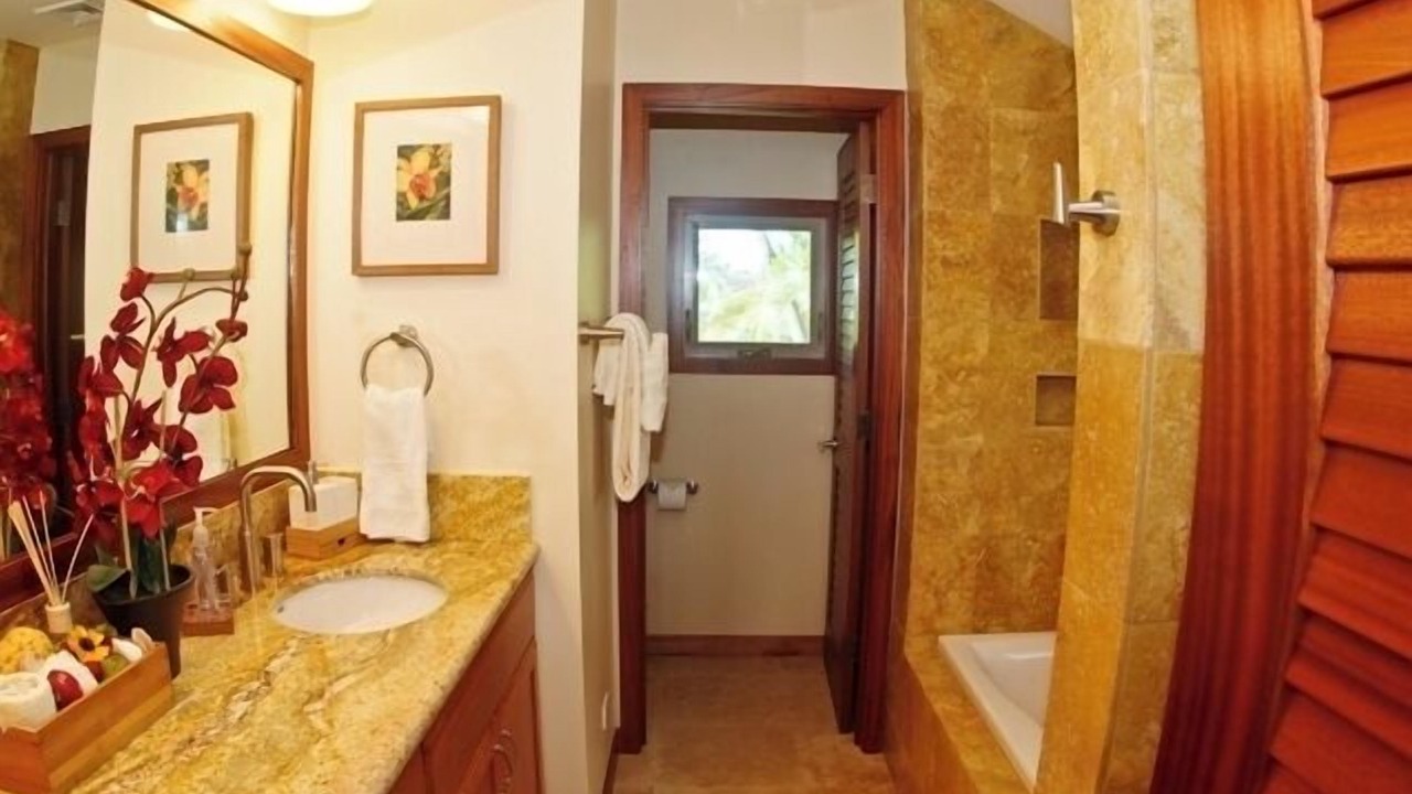 Photo of Bathroom in Kahala