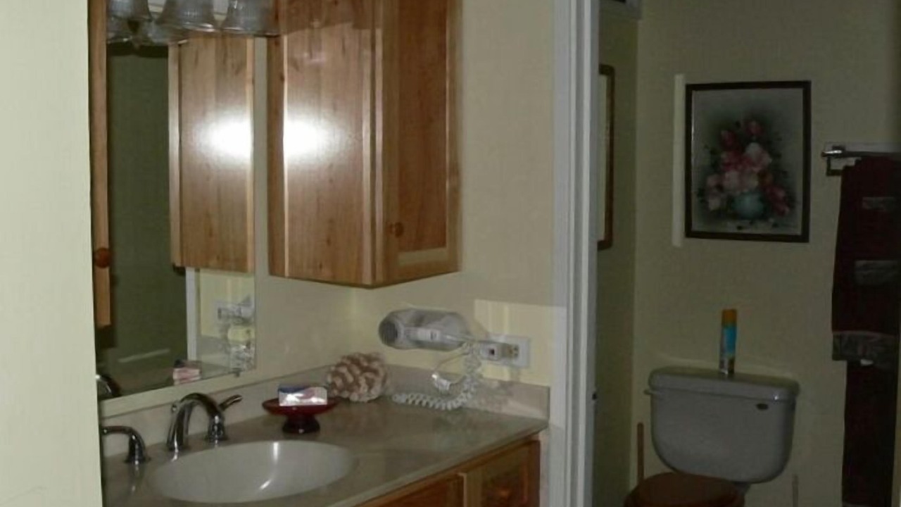 Photo of Bathroom in Maunaloa