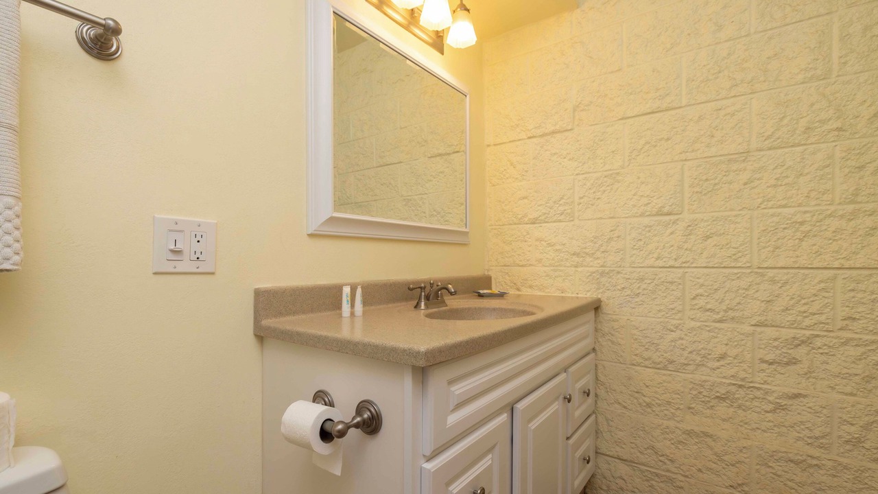 Photo of Bathroom in Maalaea