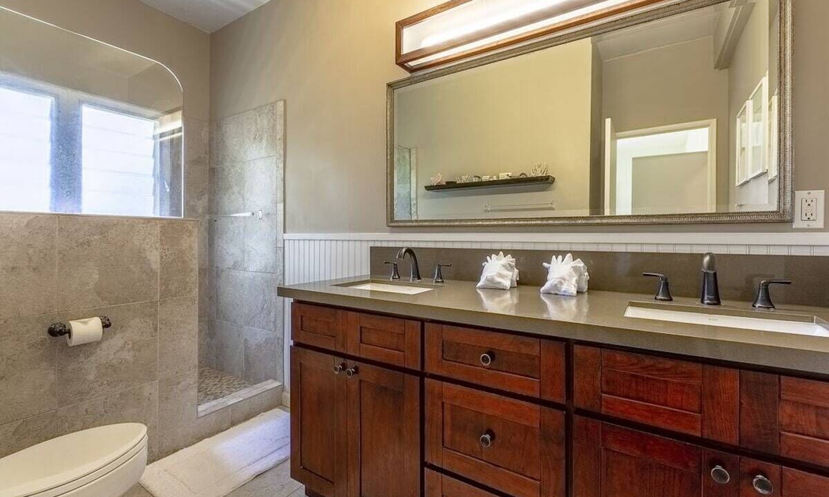 Photo of Bathroom in Kahuku