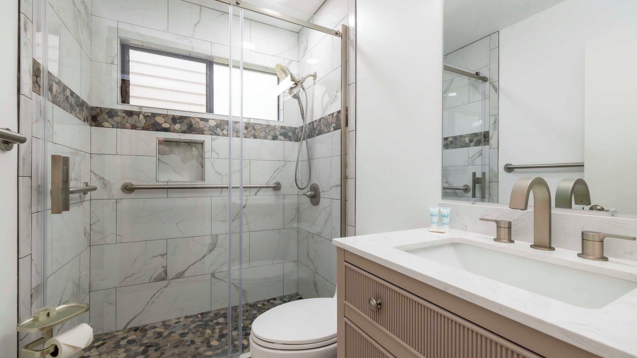 Photo of Bathroom in Maalaea