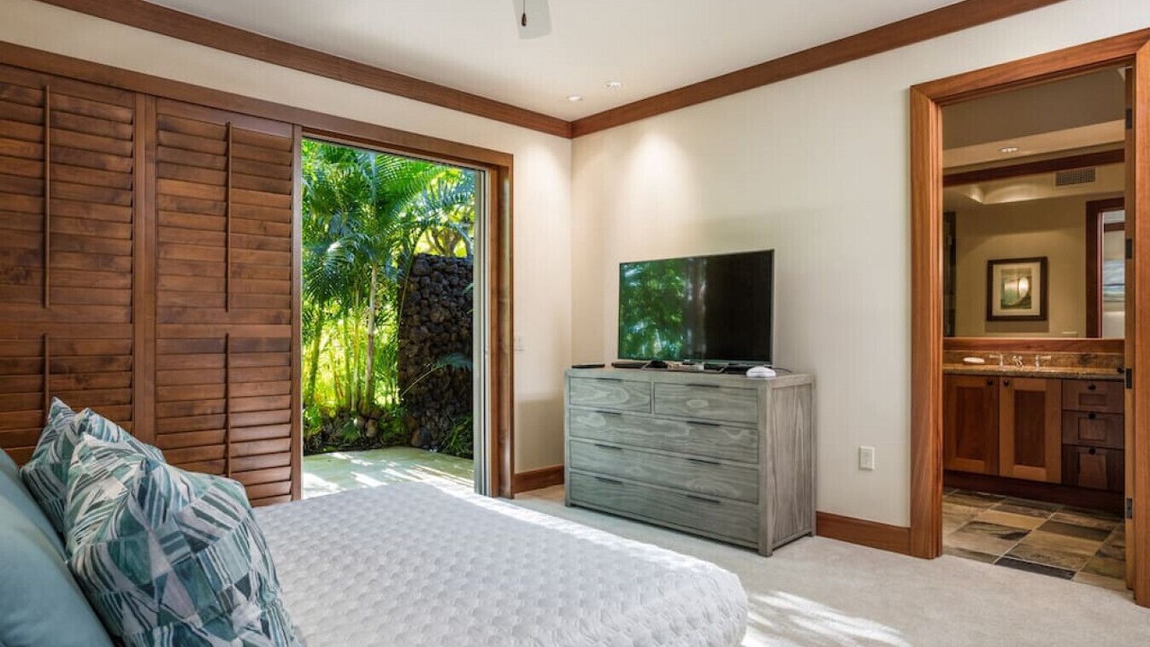 Photo of Bedroom in Kaupulehu