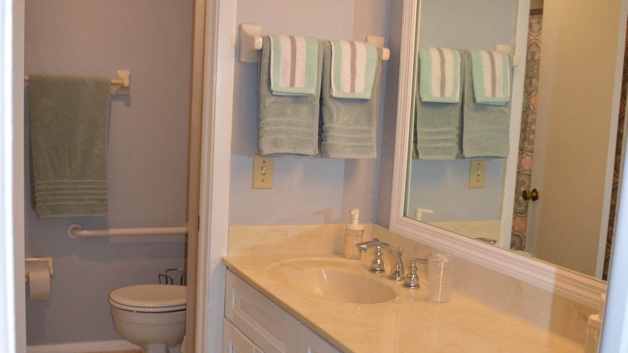 Photo of Bathroom in Cape Caneveral Beach Gardens
