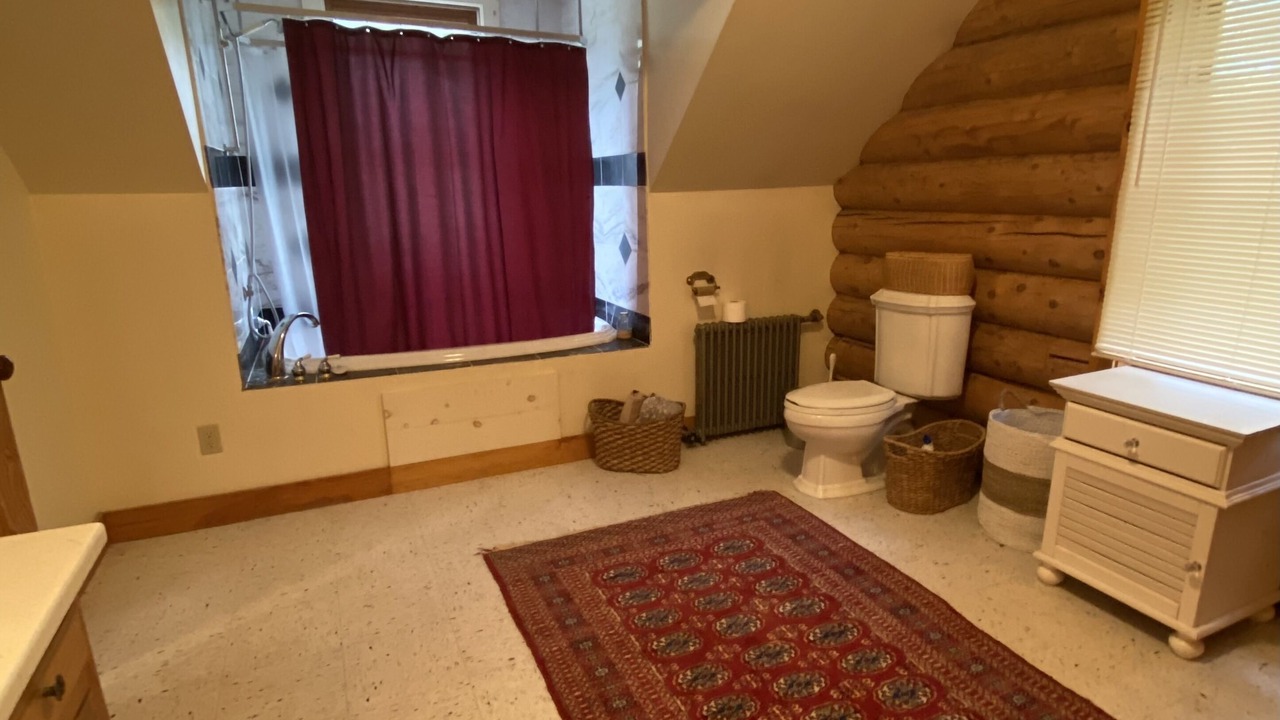 Photo of Bathroom in Warren