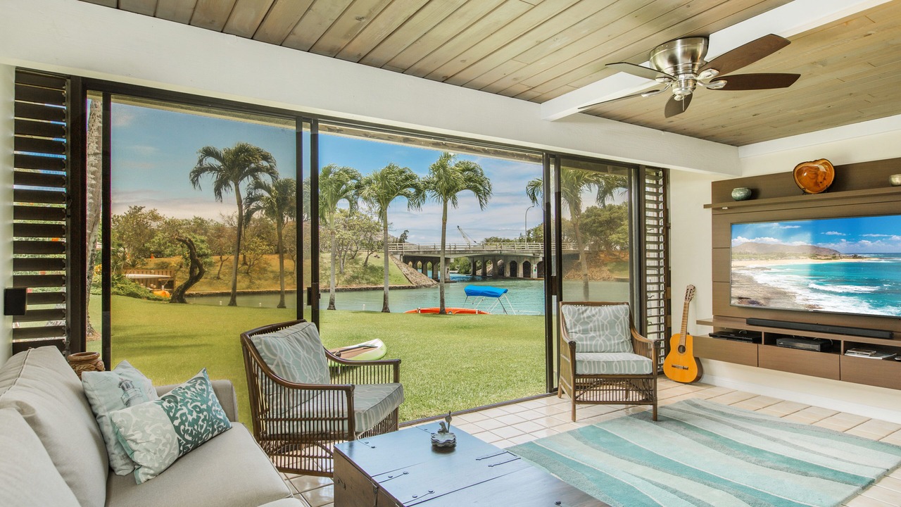 Photo of Bedroom in Portlock