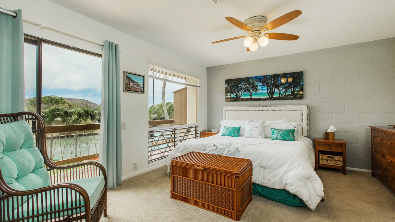 Photo of Bedroom in Portlock