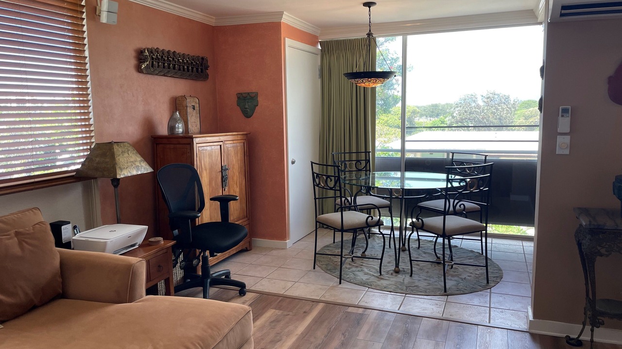 Photo of Livingroom in Diamond Head - Kapahulu - St. Louis