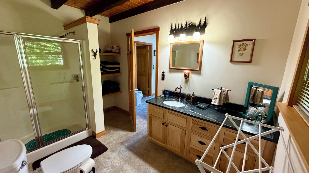 Photo of Bathroom in Lake View