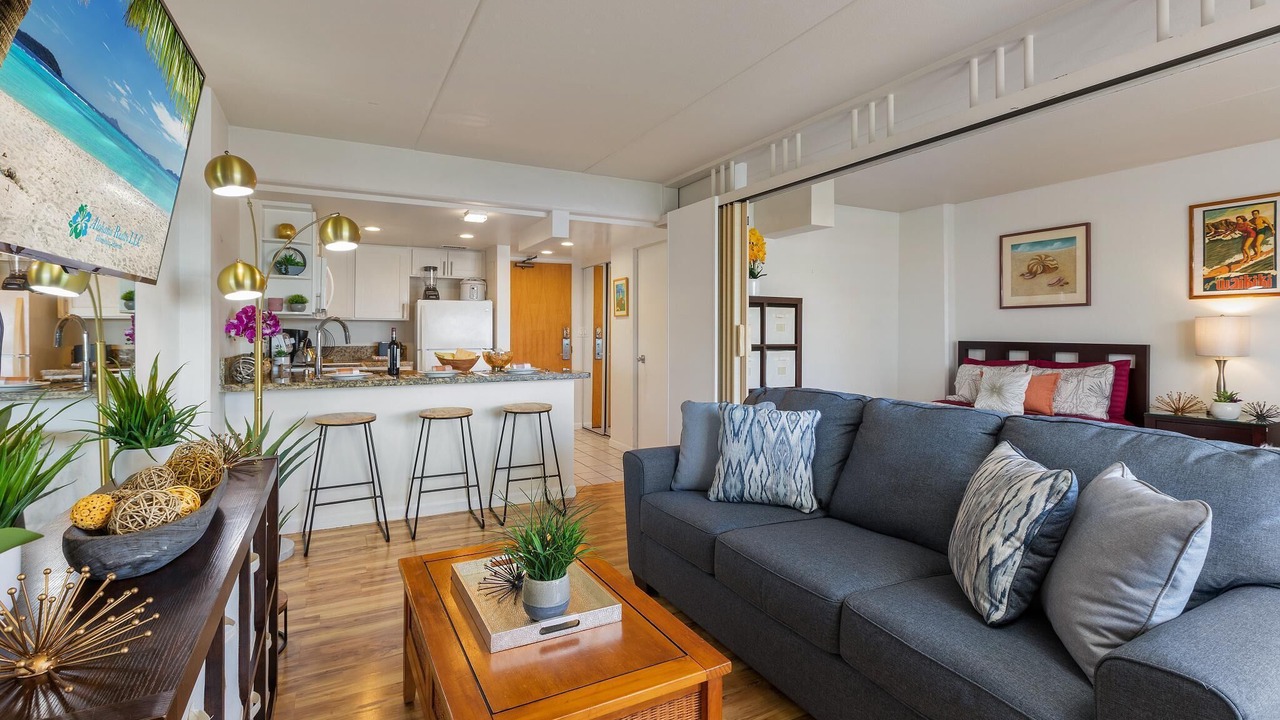 Photo of Livingroom in Waikiki