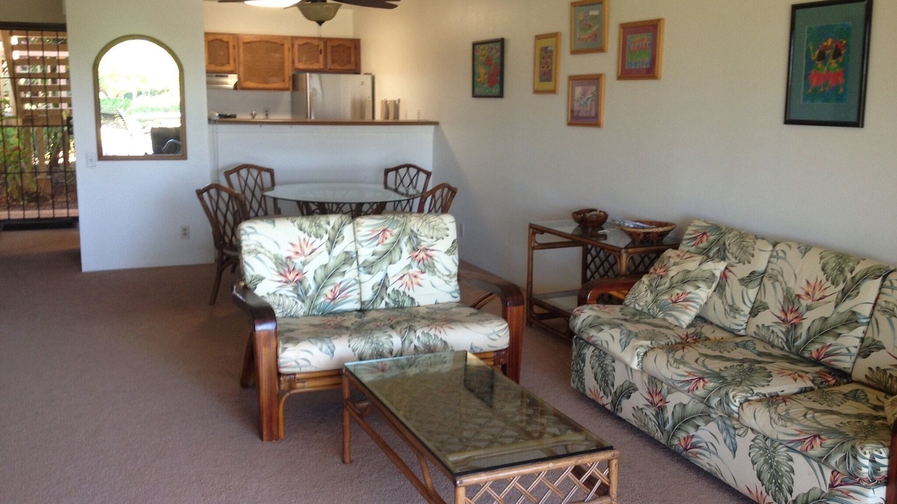 Photo of Livingroom in Maunaloa