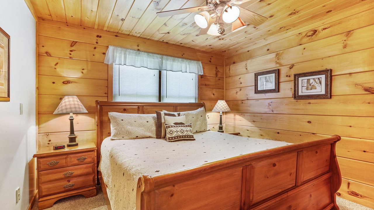 Photo of Bedroom in Wears Valley