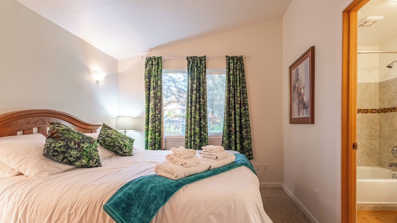 Photo of Bedroom in Homer