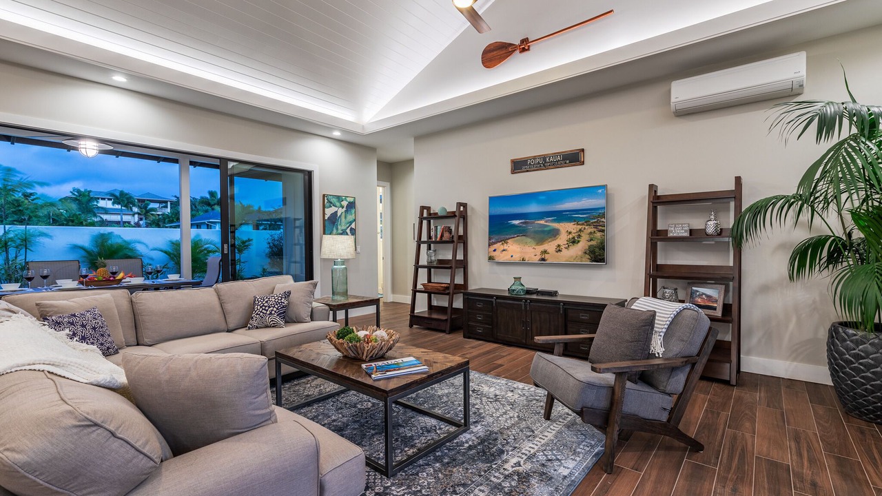 Photo of Livingroom in Poipu