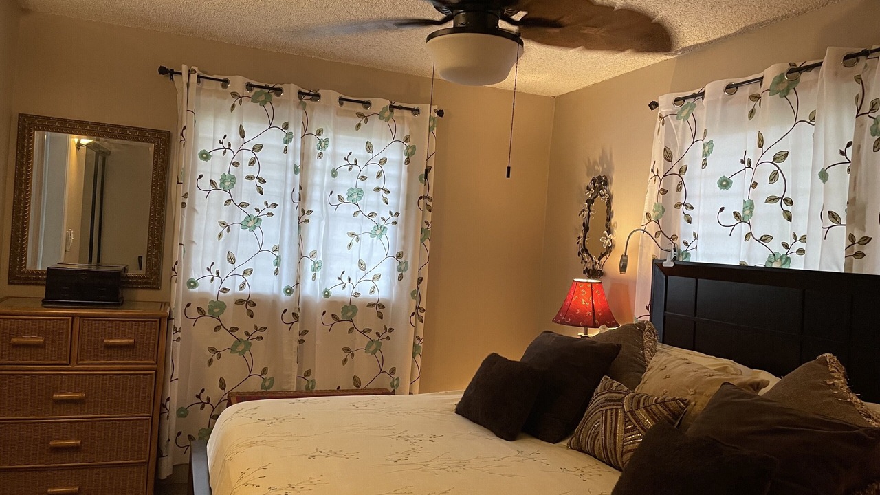 Photo of Bedroom in Maalaea