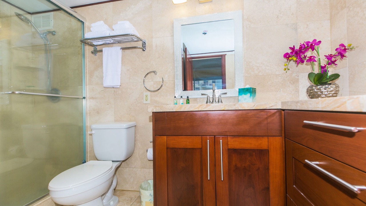 Photo of Bathroom in Waikiki