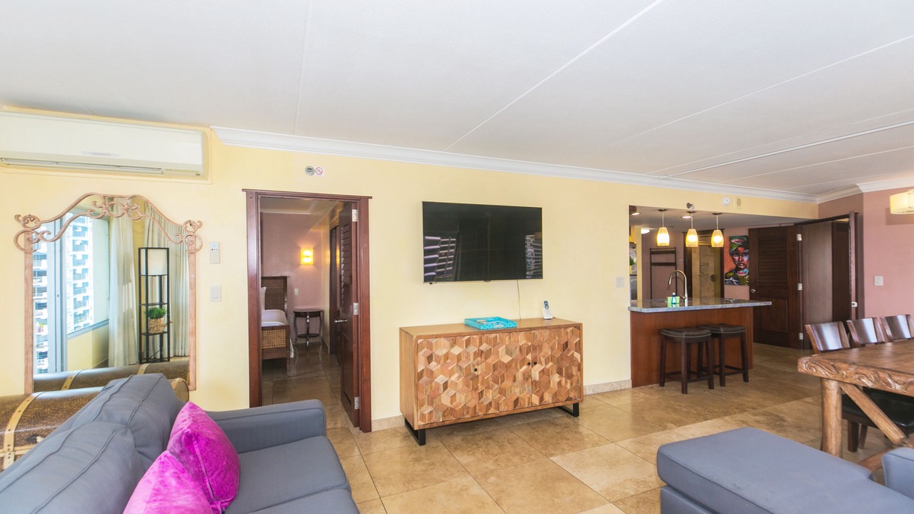 Photo of Livingroom in Waikiki