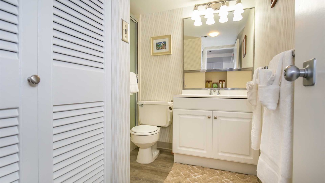 Photo of Bathroom in Waikiki