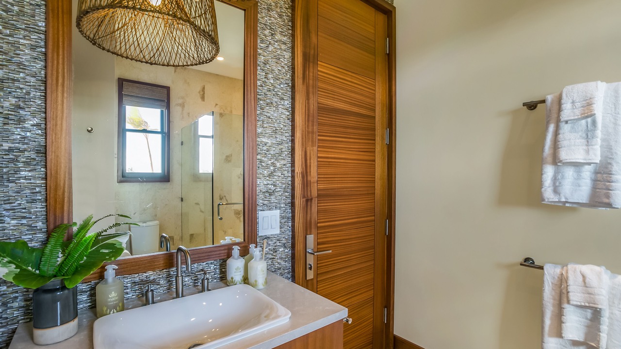 Photo of Bathroom in Koloa