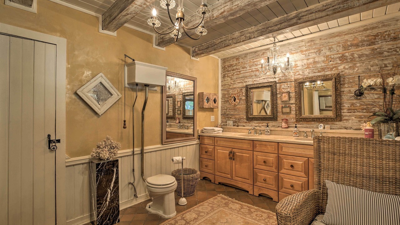 Photo of Bathroom in Mableton