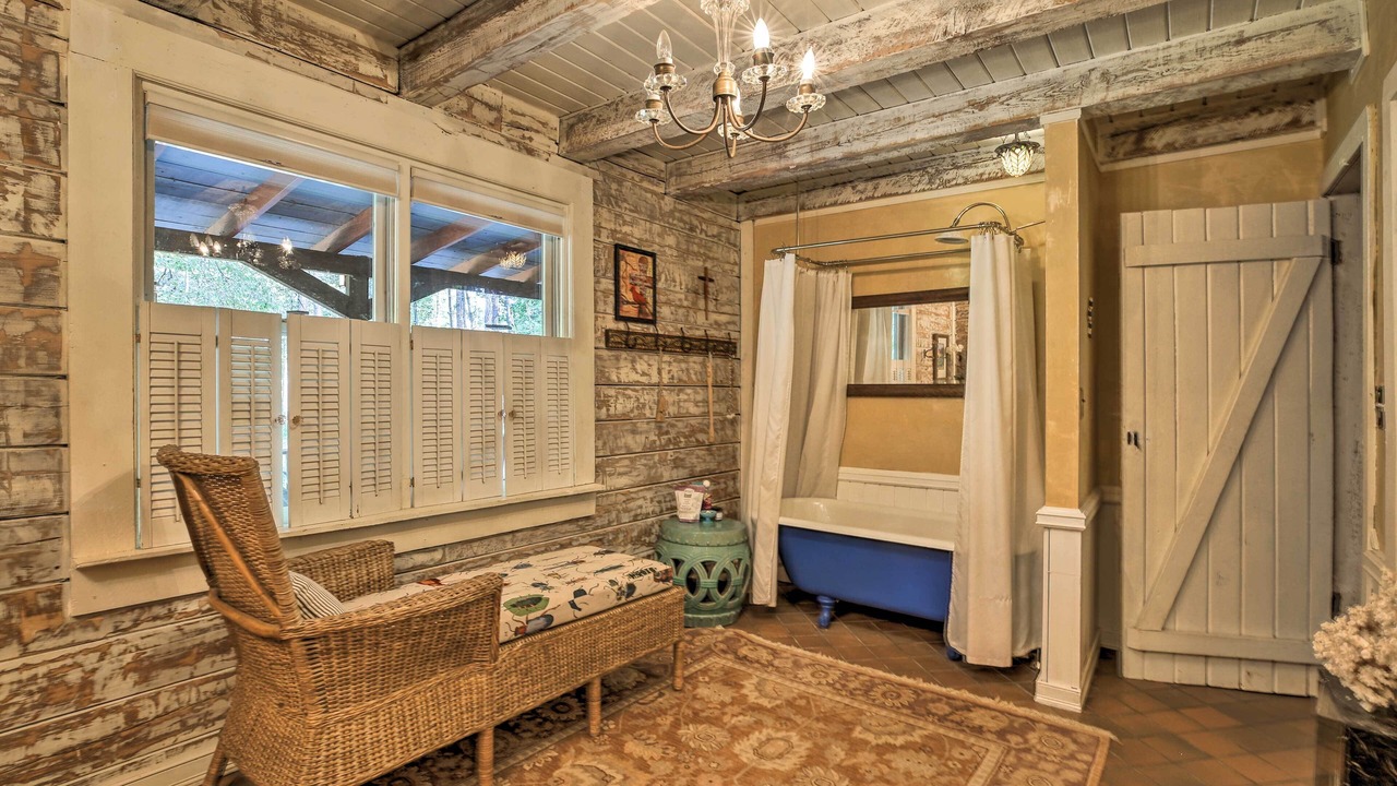 Photo of Bathroom in Mableton