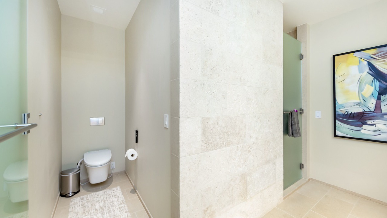 Photo of Bathroom in Ala Moana