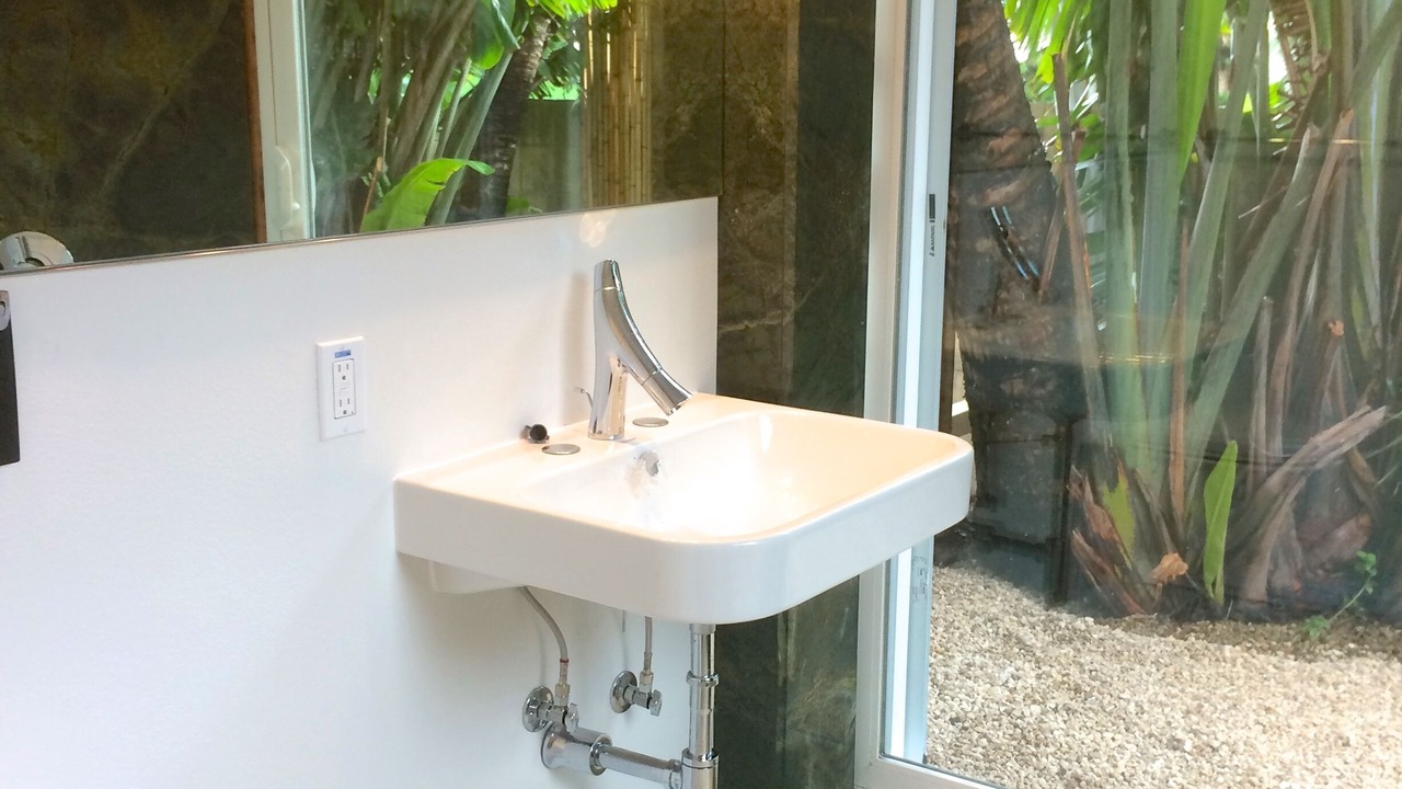 Photo of Bathroom in Nuuanu - Punchbowl