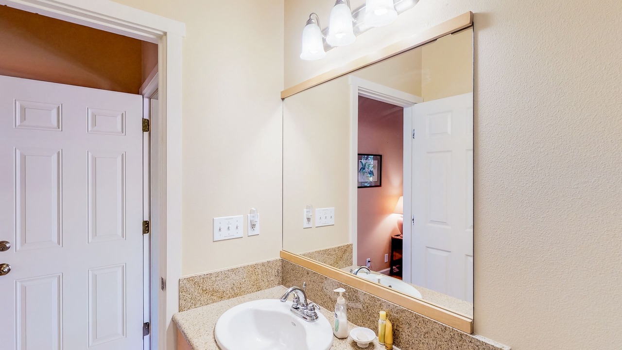 Photo of Bathroom in Volcano