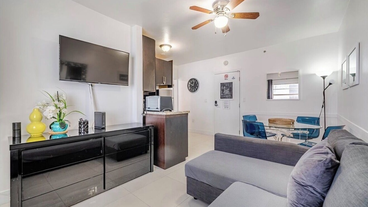 Photo of Livingroom in South of Fifth
