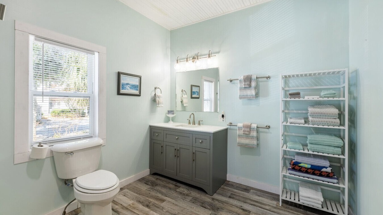 Photo of Bathroom in Cedar Key