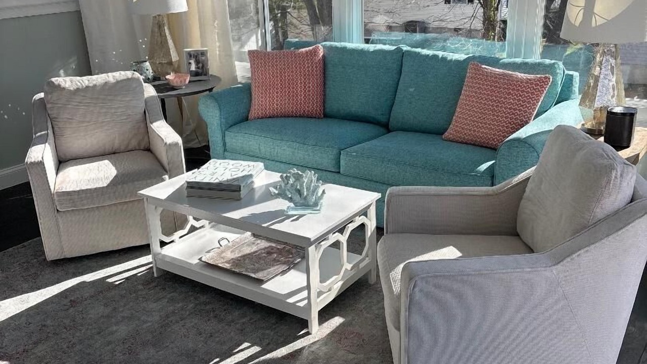 Photo of Livingroom in Caine Woods